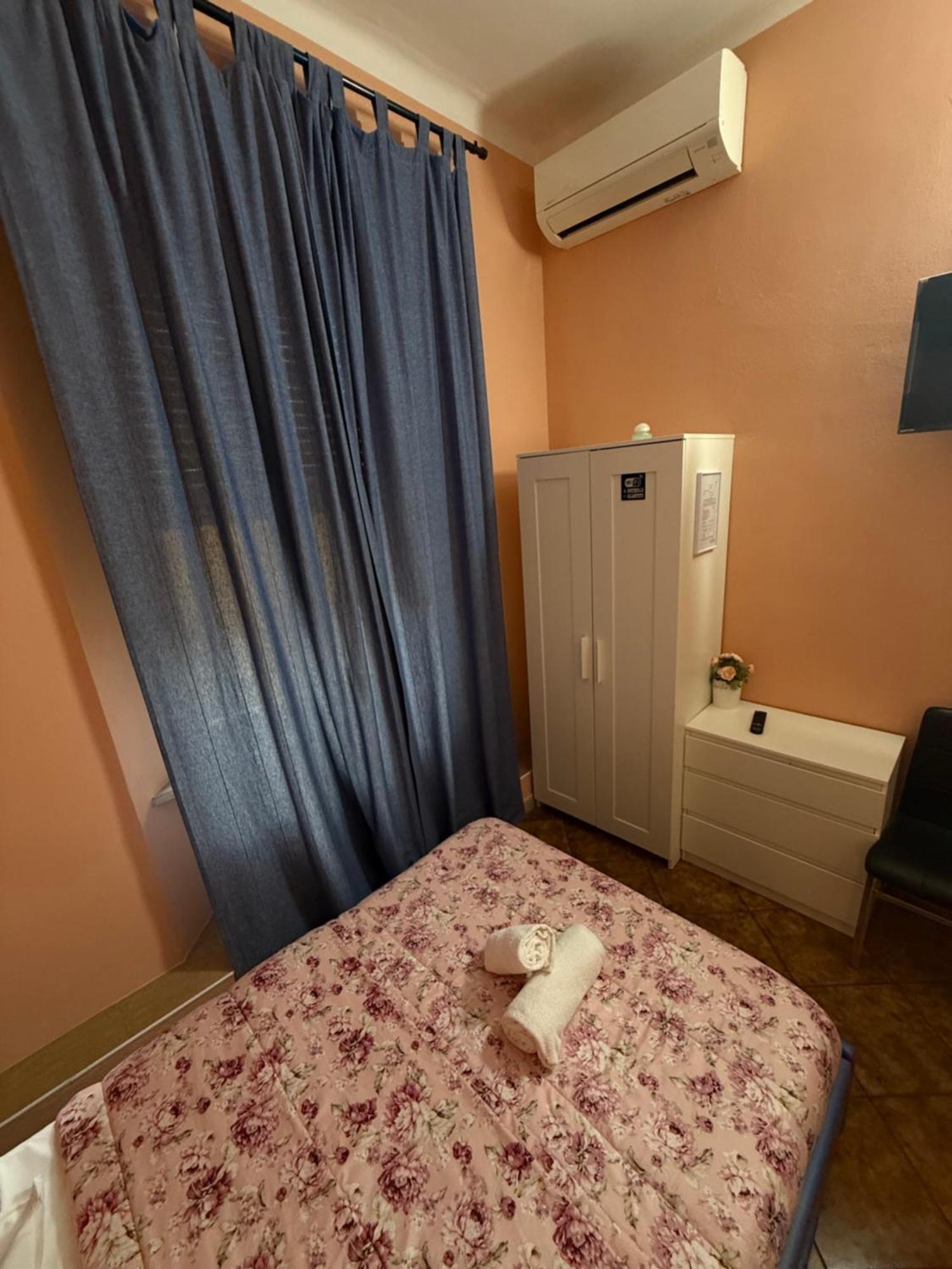 Crown Guest House Pisa Exterior photo